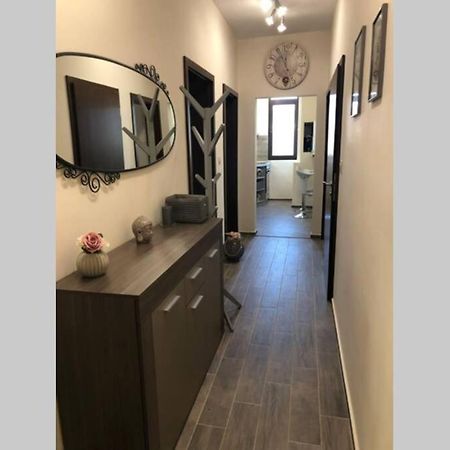 Lovely 3-Bedroom Apartment For 7 Ppl At The Centre Varna Extérieur photo