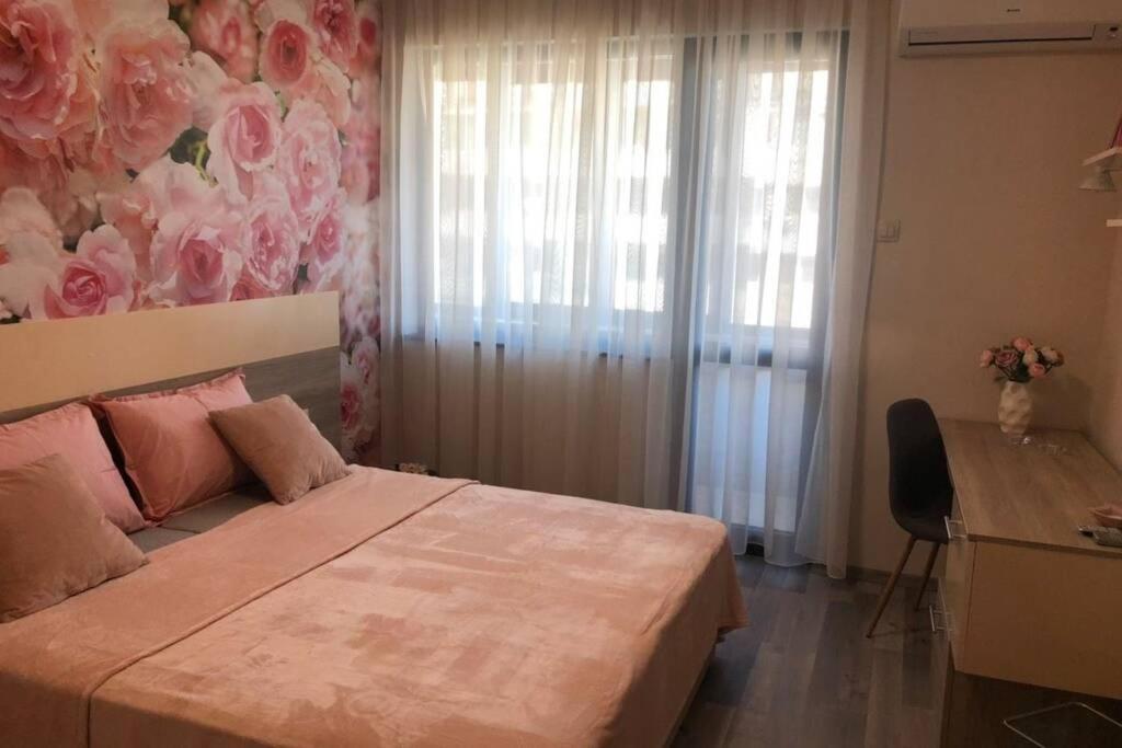 Lovely 3-Bedroom Apartment For 7 Ppl At The Centre Varna Extérieur photo