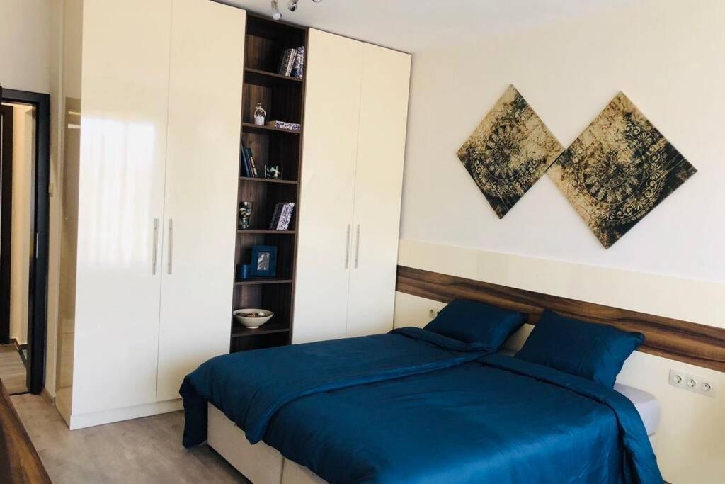 Lovely 3-Bedroom Apartment For 7 Ppl At The Centre Varna Extérieur photo