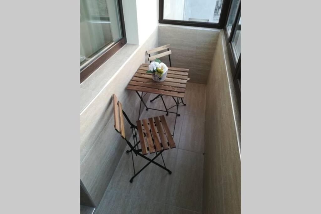 Lovely 3-Bedroom Apartment For 7 Ppl At The Centre Varna Extérieur photo